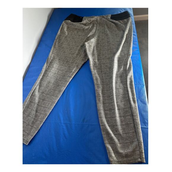 Lane Bryant Houndstooth Stretch Pants – Black & White – Size 22 - Picture 5 of 6